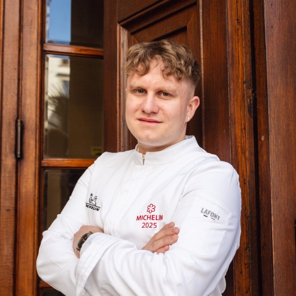 Sascha Spring Centric Dinning